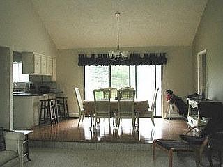 4th image of 171 Frederick Dr