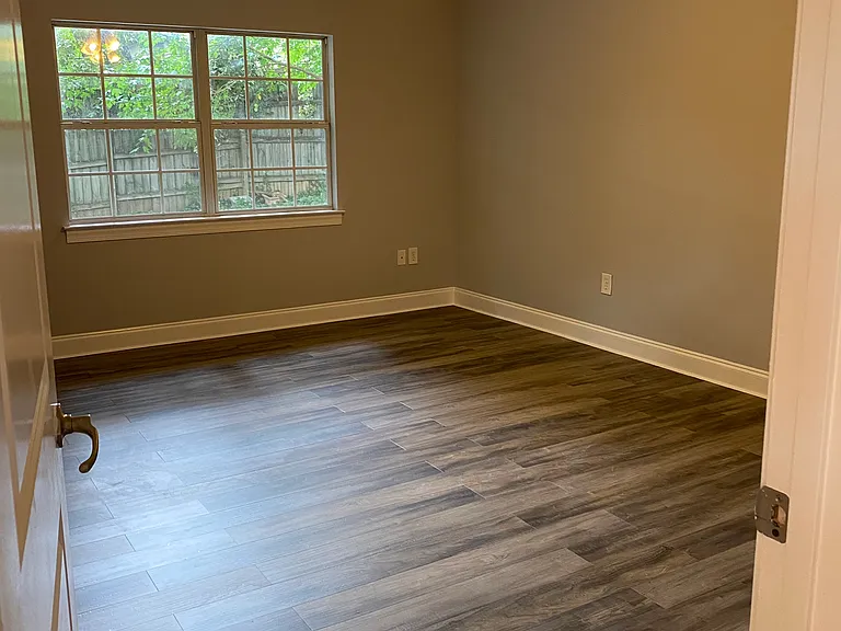 1322 Euclid Ave NE #12 — Photo 9