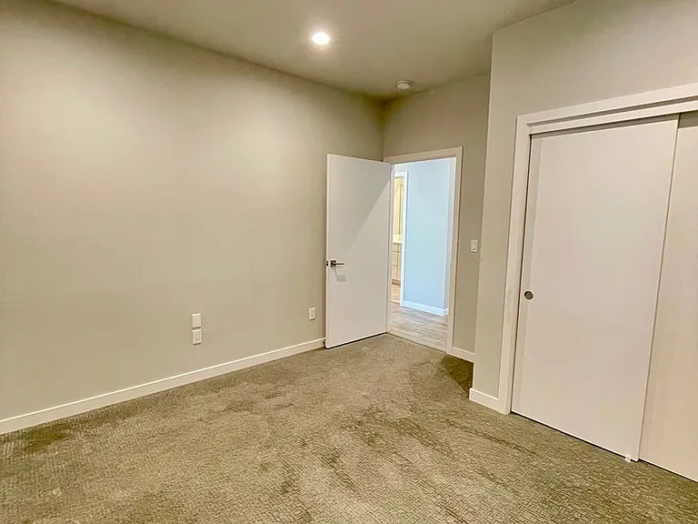 304 E Stanford Ave — Photo 27