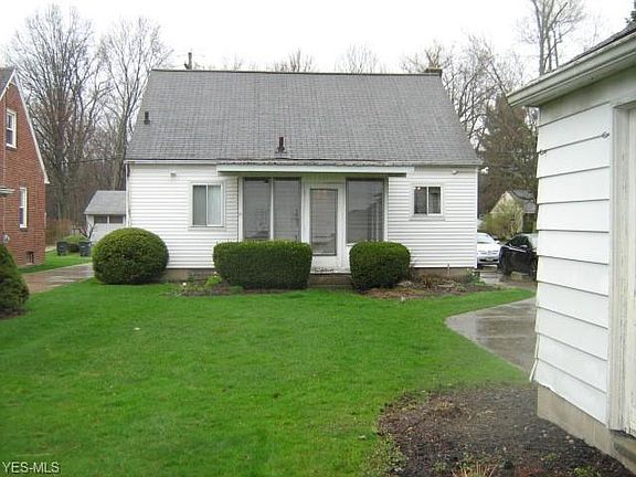 3rd image of 1568 Artman Ave
