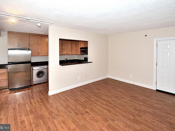 5th image of 610 Bashford Ln Unit 1312