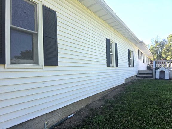3rd image of 809 Greenway Dr