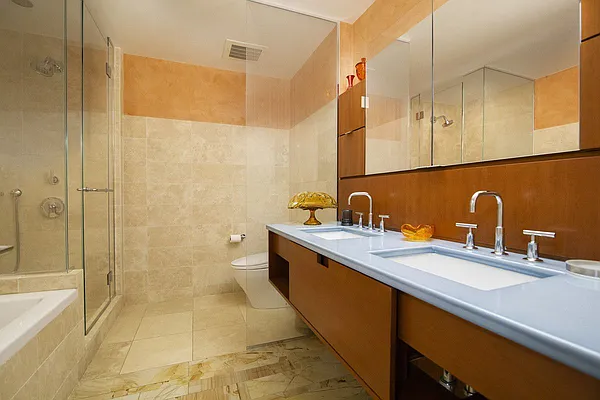 Rented by AA Management | media 24