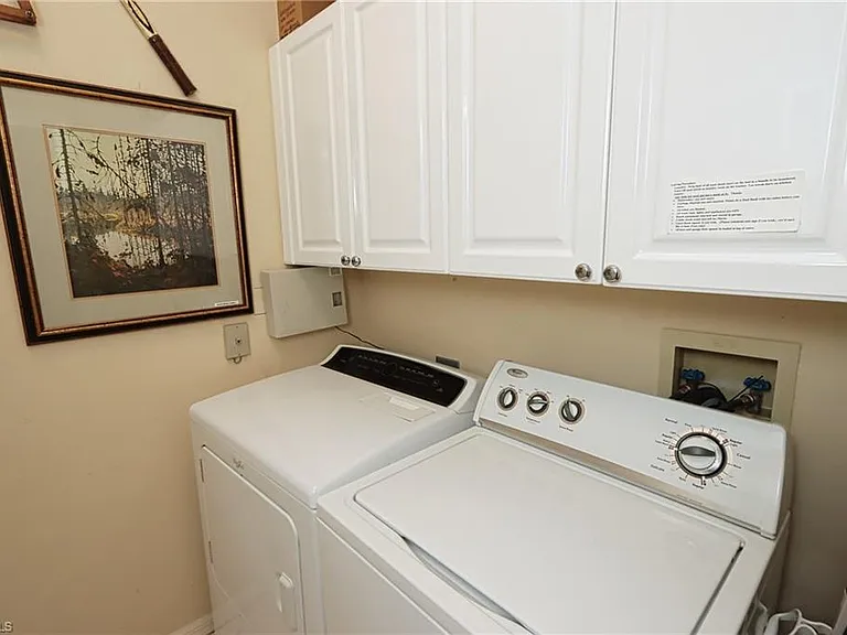 400 L Ambiance Cir #206 — Photo 22