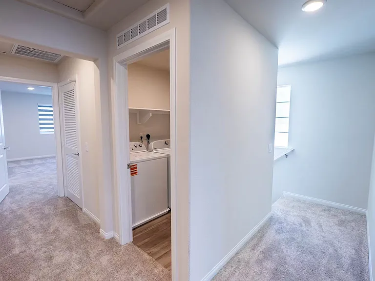 401 Verna St — Photo 13