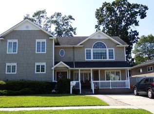 212 Fillmore St, Massapequa Park, NY 11762