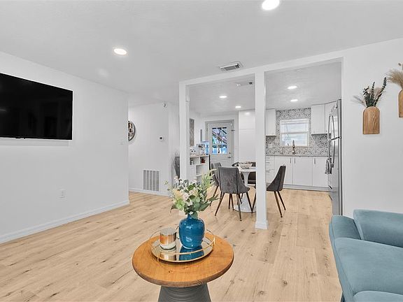 5th image of 1237 Marygon St