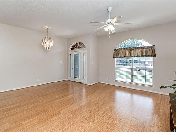 5th image of 4592 Lake Woods Dr N