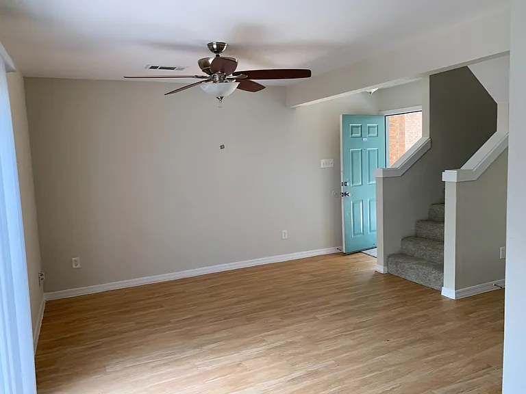 513 S Park Dr — Photo 37