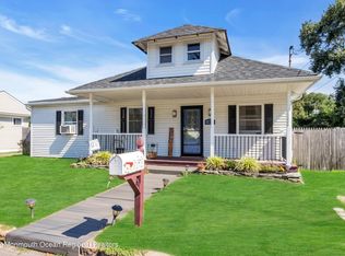 49 Illinois Ave, Waretown, NJ 08758