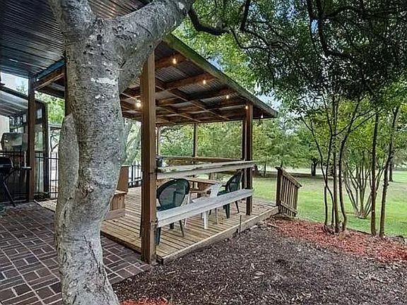 4th image of 806 Pebble Beach Dr
