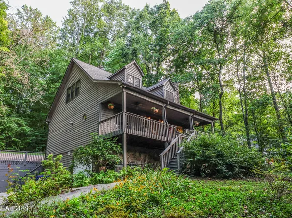 1138 W Outer Dr, Oak Ridge, TN 37830