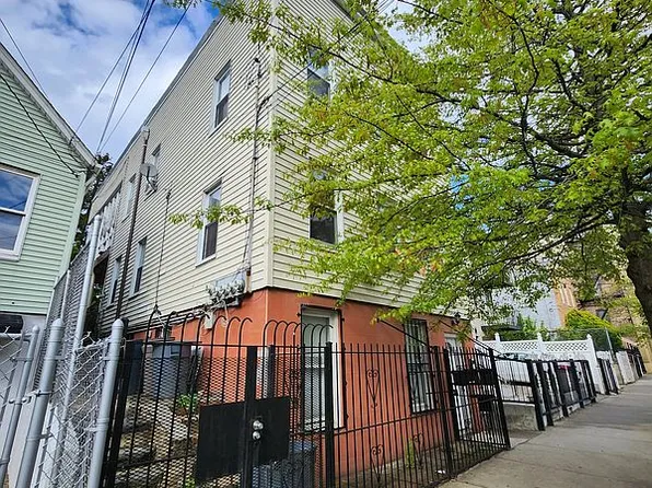 859 E 220th St #E, Bronx, NY 10467