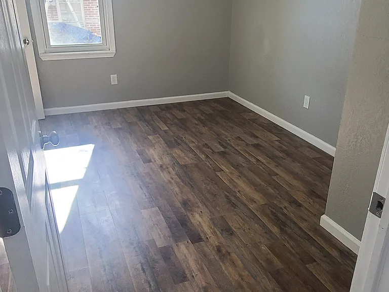 317 N Indianola St — Photo 11