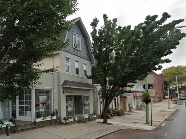 1038 W Lancaster Ave #1040-A1, Bryn Mawr, PA 19010