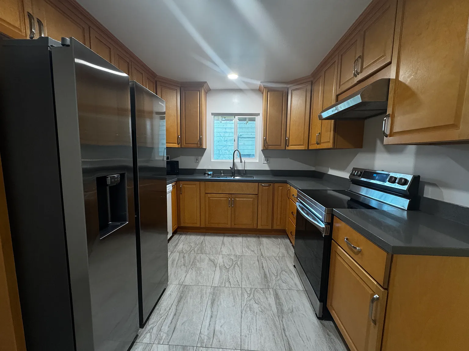 3 bed, 1450 sqft, $1,300 — Photo 3