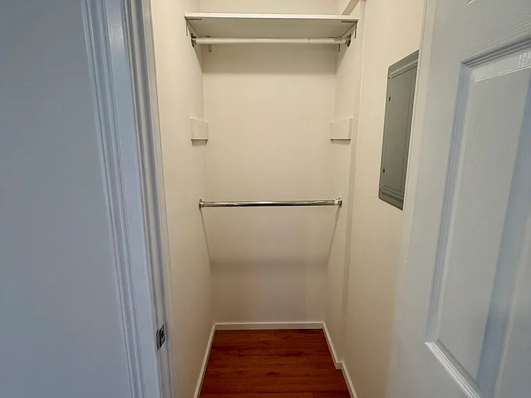 16 Hall Pl #1B — Photo 4