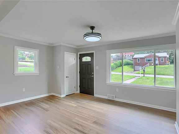 5th image of 18 Longvue Cir