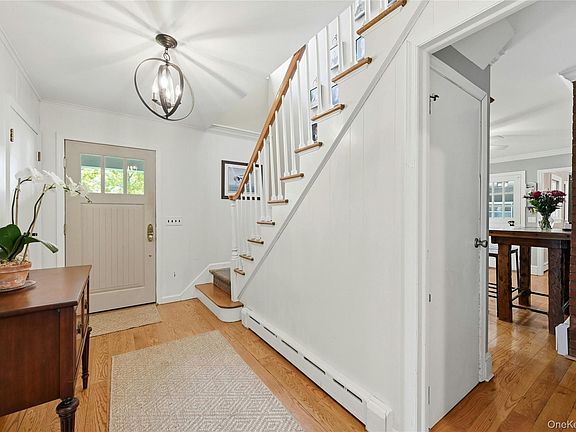 4th image of 1060 Navy St