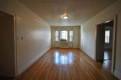 4th image of 36 Duncan Ave #204