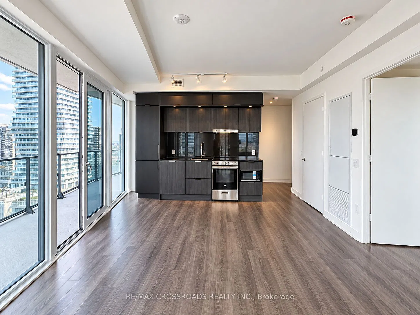 3 bed, $2,700 — Photo 3