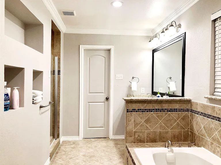 10807 Marsh Ln — Photo 10