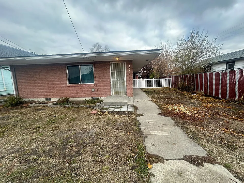 2051 Eberlein Ave