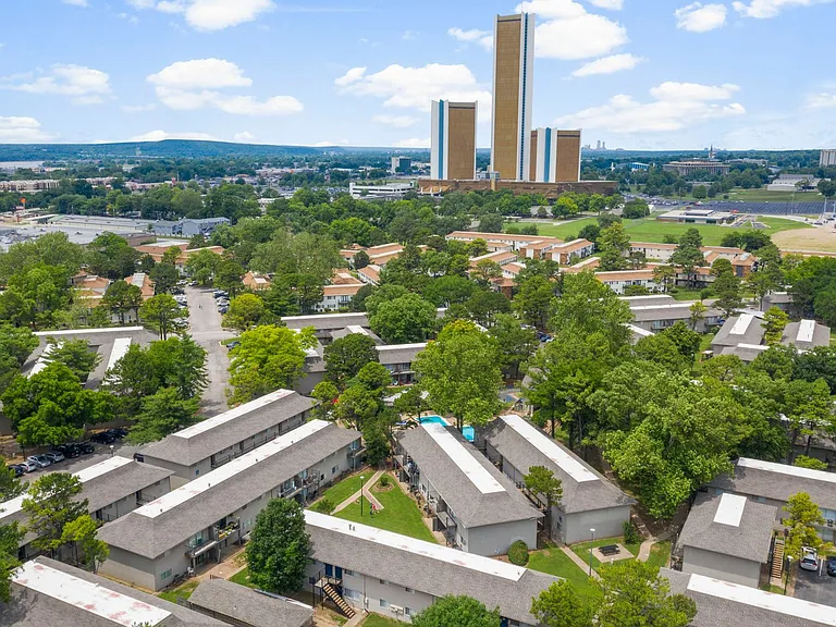 Deerfield Estates - First Months Rent FREE *Select Units Only* — Photo 64