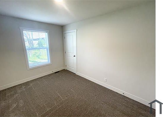 3rd image of 1123 S Denny St