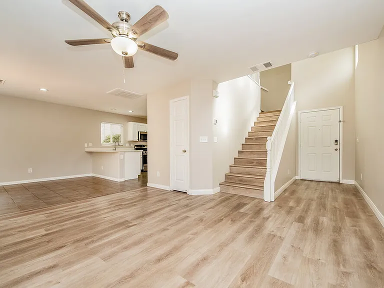 9503 Diamond Bridge Ave — Photo 5