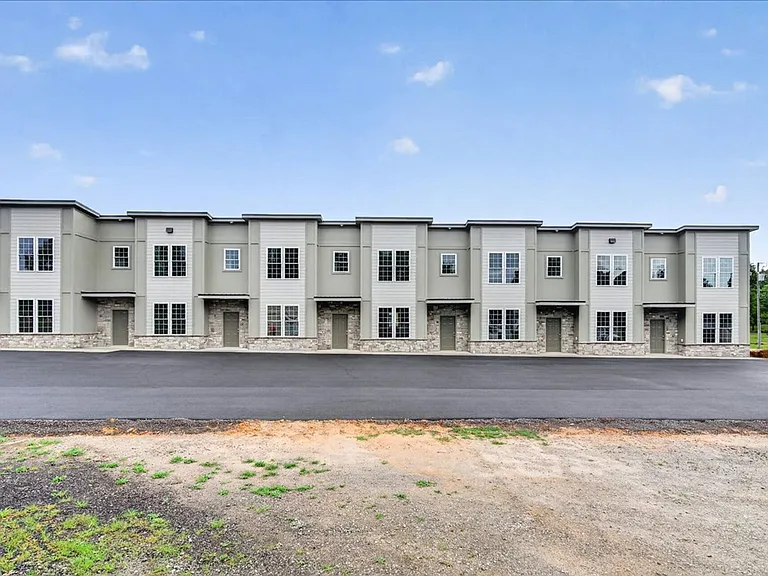 150 Carolina St — Photo 22