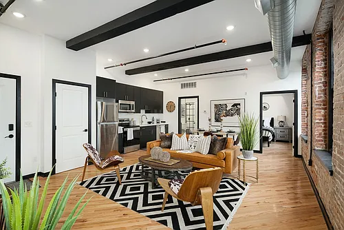 345 Walnut St Photo 1