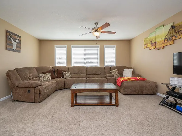 3719 Marigold Dr — Photo 8