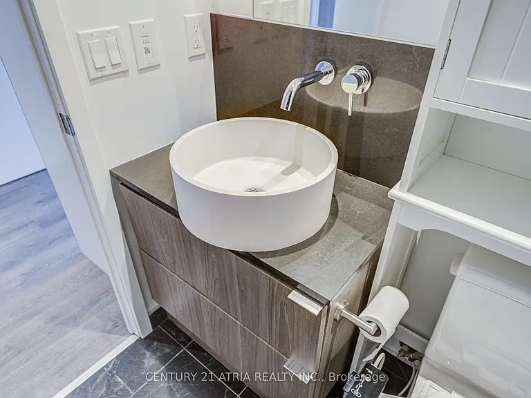 161 Roehampton Ave #1804 — Photo 15