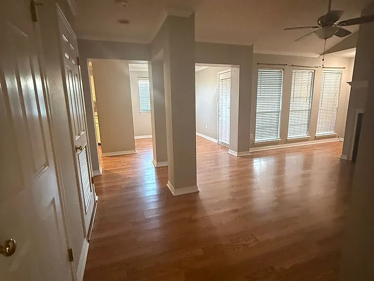 3 Meadow Creek Dr — Photo 36