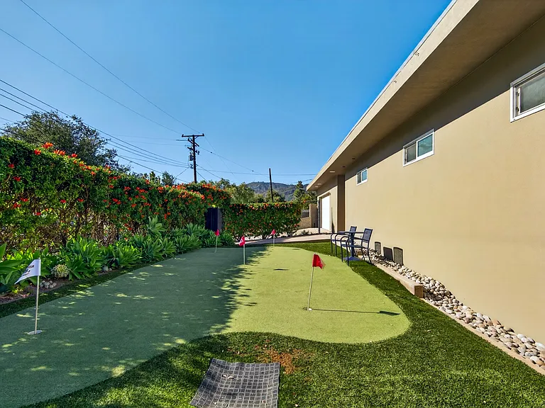 4302 Ocean View Dr — Photo 7