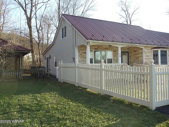 3rd image of 660 E Village Dr