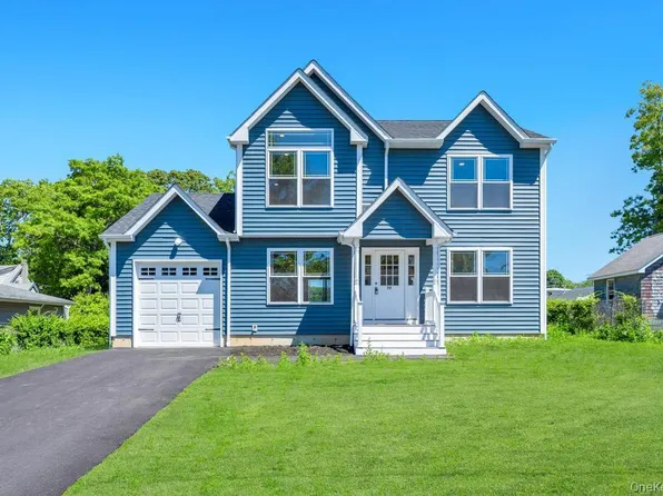 77 Carlton Avenue, Mastic, NY 11950