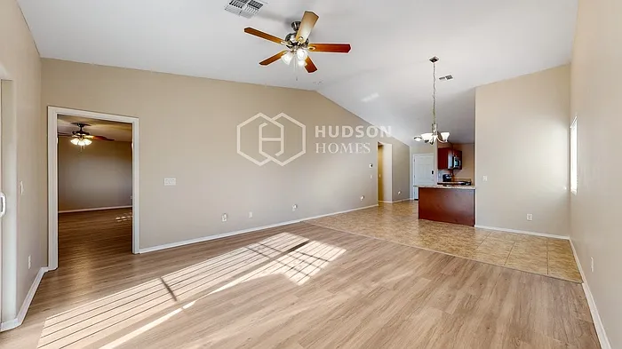 8107 S 5th Ave — Photo 7