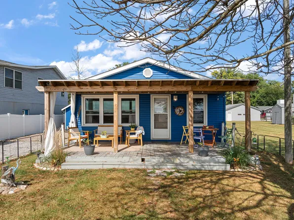 6172 S County Road 210, Knox, IN 46534