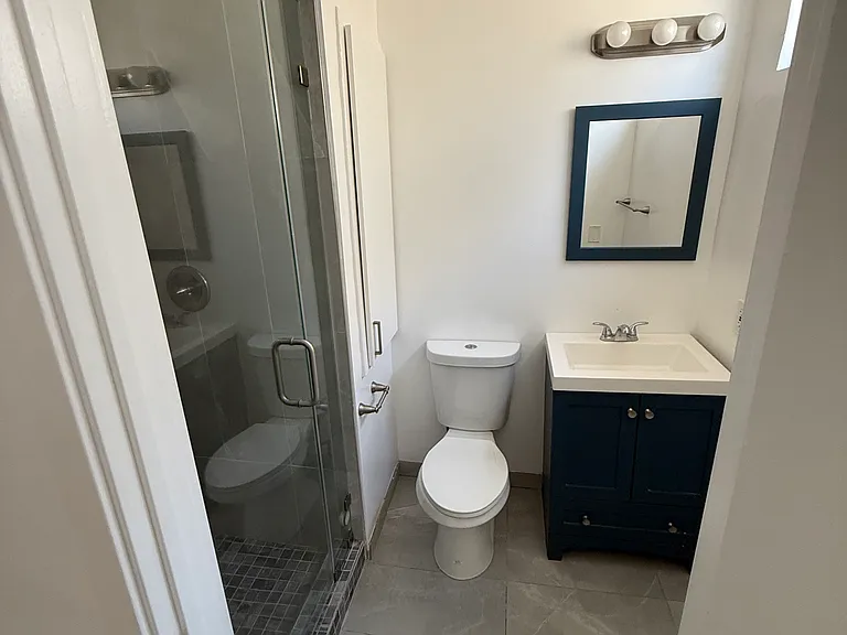 6922 Hazeltine Ave #4 — Photo 10