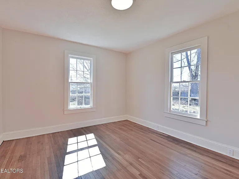 2622 Fairmont Blvd — Photo 17