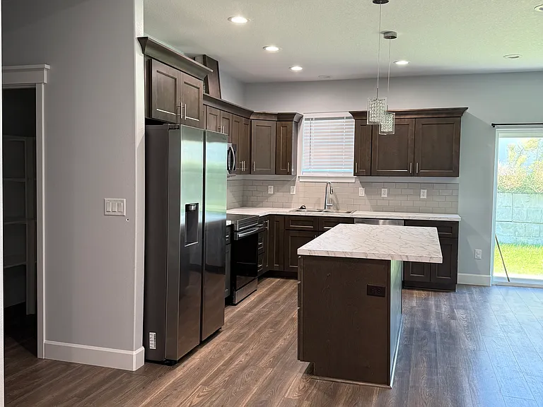 520 Orchard St — Photo 2