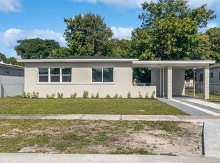 560 NE 173rd St, North Miami Beach, FL 33162