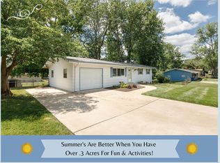 26 Maple Dr, Saint Peters, MO 63376