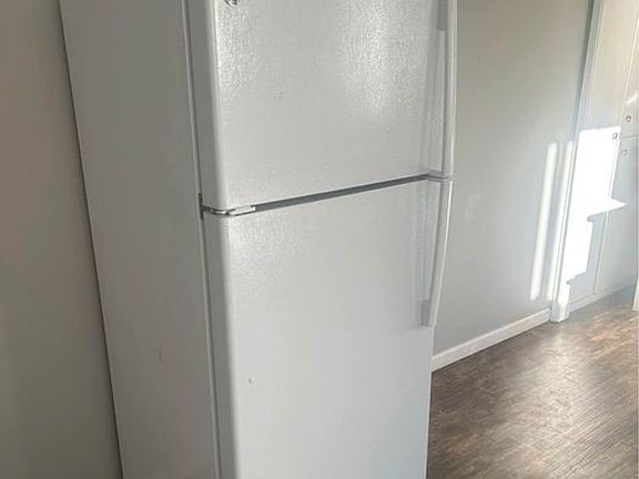 4th image of 2440 Almandor Cir APT 4