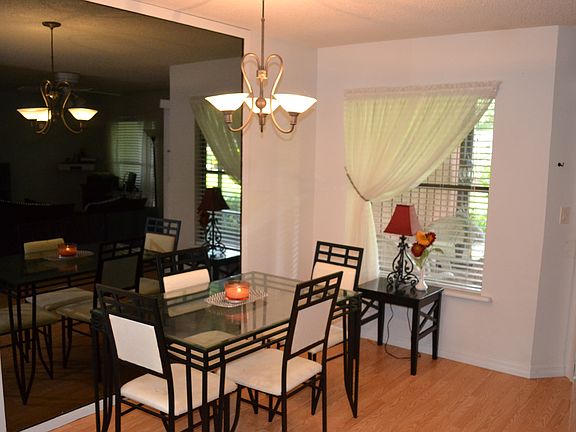 3rd image of 2701 NE 10th St APT 103
