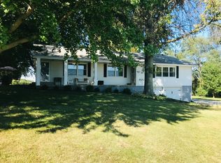 2412 Old State Rd, Jacksonville, IL 62650