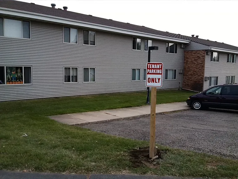 Missouri View Apartments — Photo 19