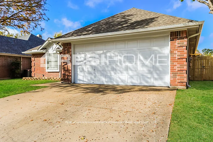 Building Photo - 6333 S Chesterfield Dr
